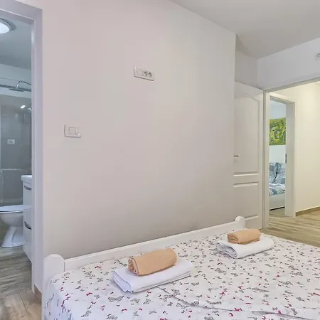 Charming House Noelene Semesterbostad