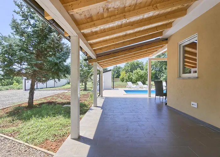Charming House Noelene بيت للعطل *