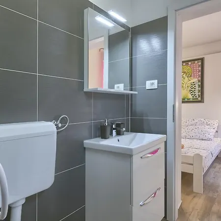 Charming House Noelene Holiday home Valtura