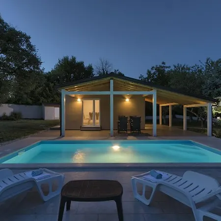 Charming House Noelene Tatil Evi *